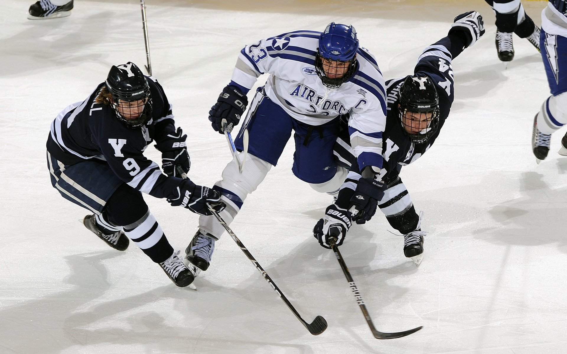 开云APP-丹麦童话戛然而止，卡拉斯科的利刃刺穿黑夜